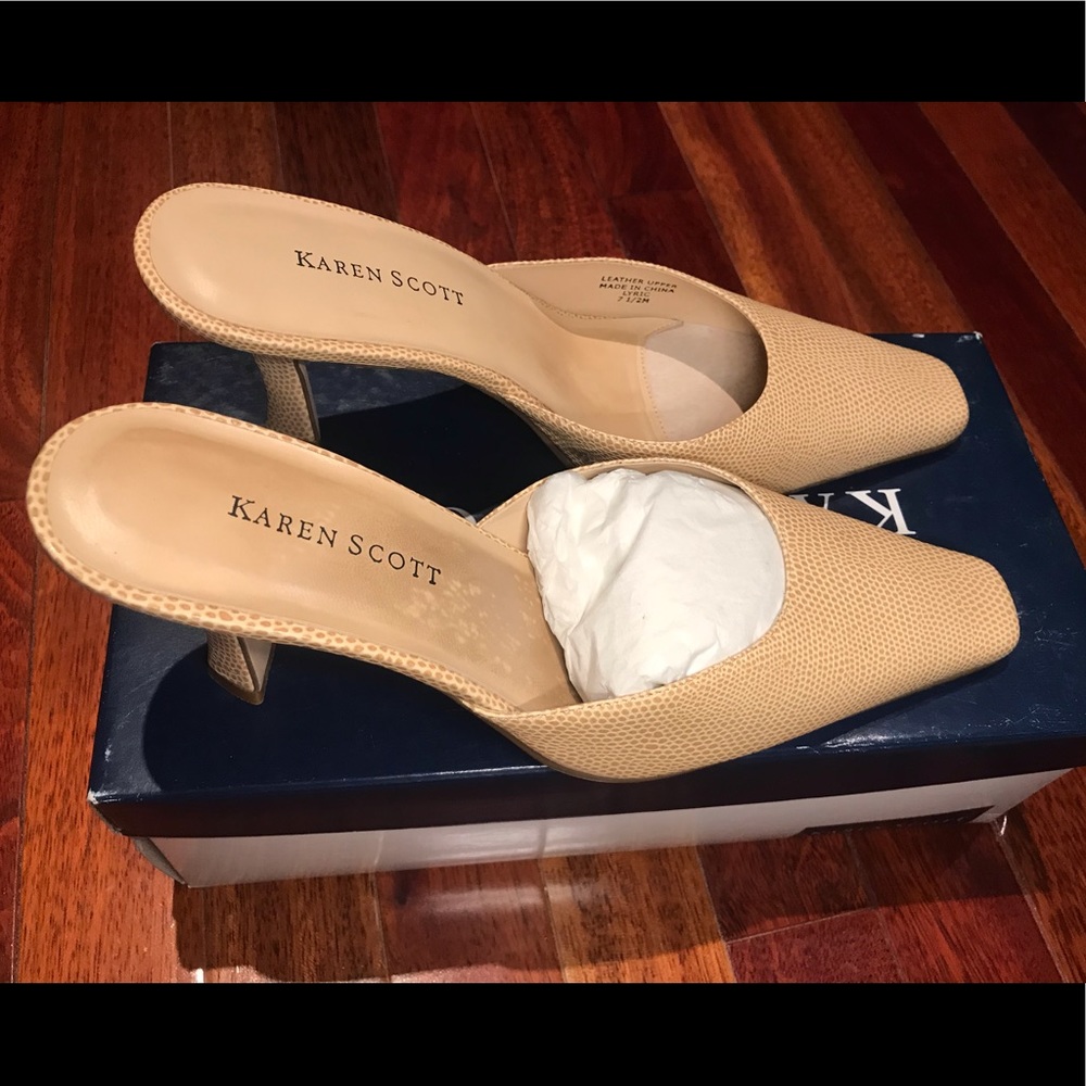 “Lyric” mules